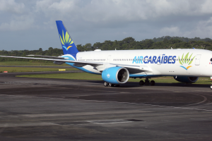 air caraibes cayenne foto - paul morley