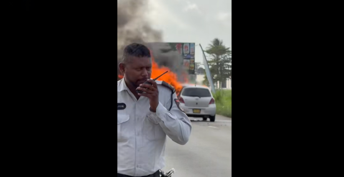 auto in brand agent politie verkeer