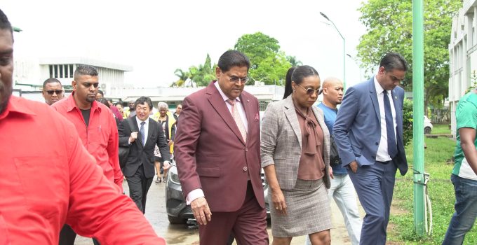 azp directeur redan chan santokhi en amar ramadhin