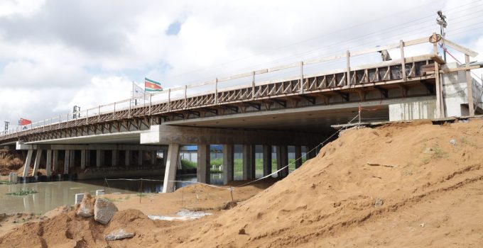 Brug Saramacca doorsteek