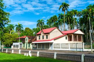 De prijs van een zomerticket naar Paramaribo zal je verassen